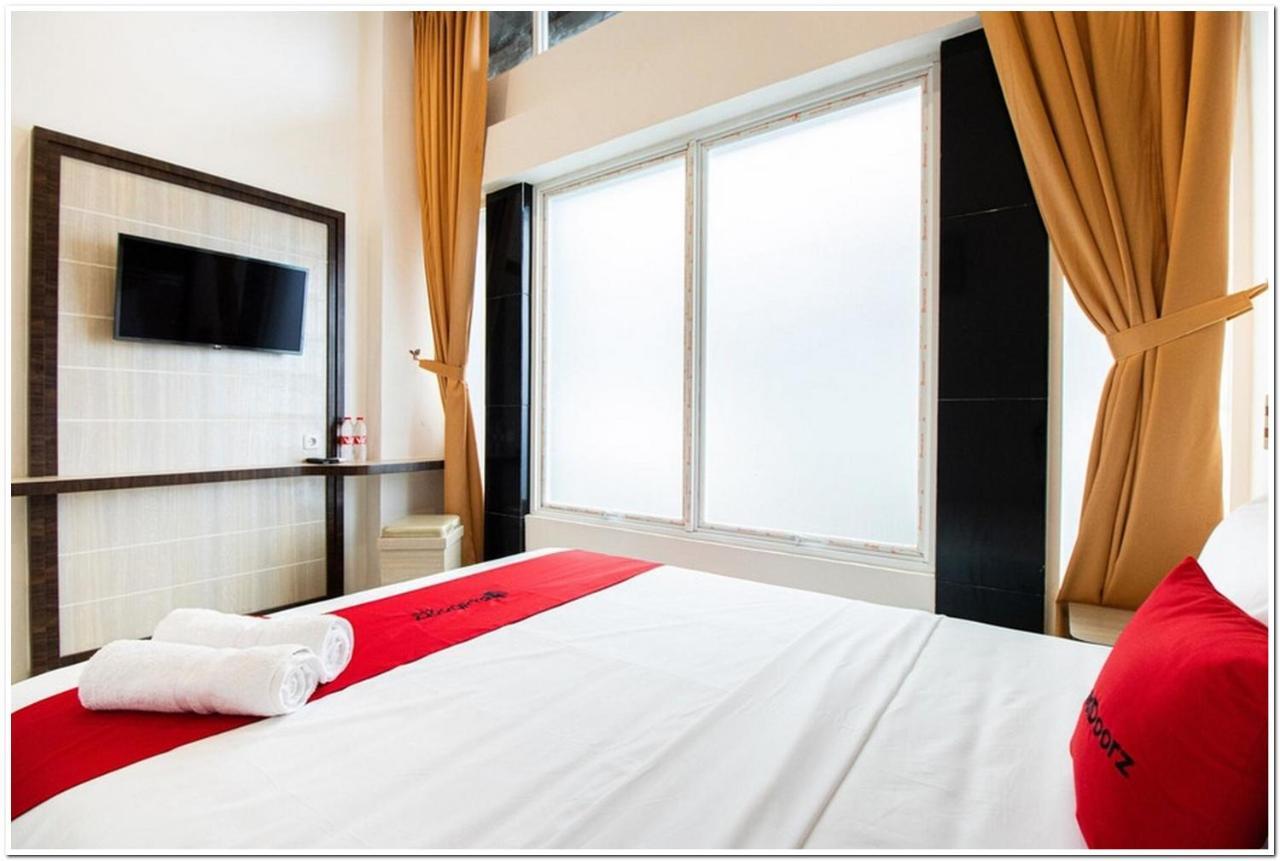 Reddoorz Plus @ Centrium Katamso Medan Exteriér fotografie
