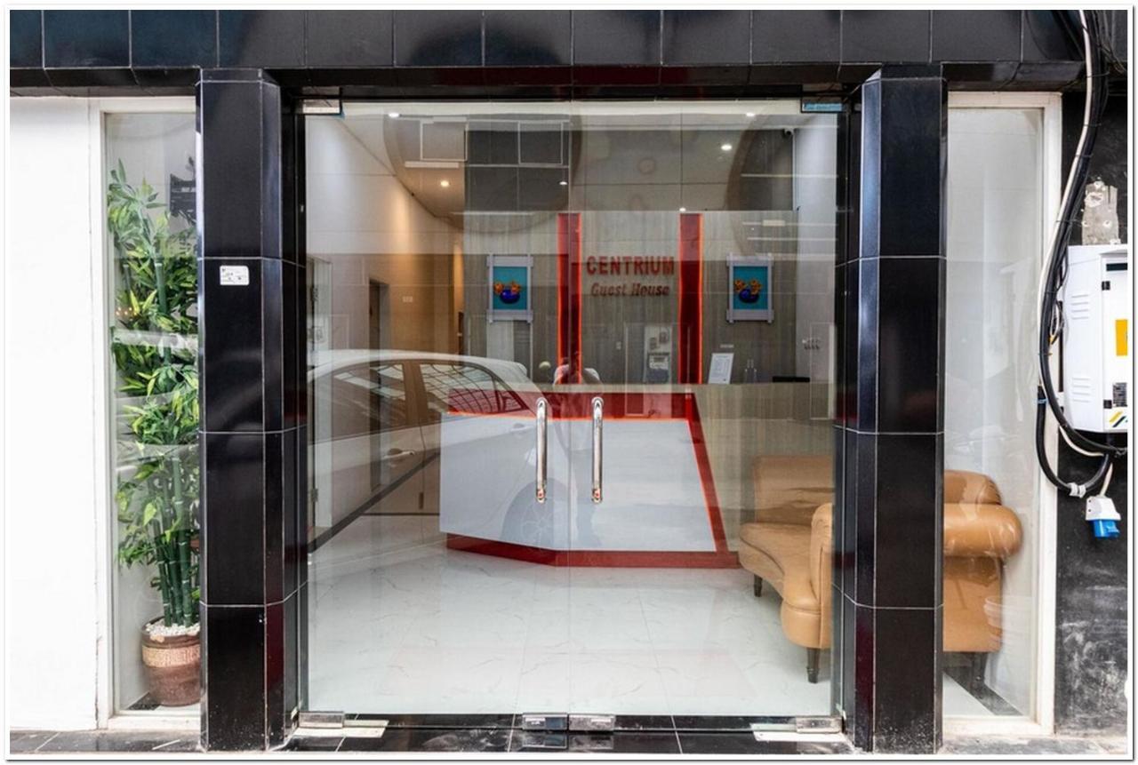 Reddoorz Plus @ Centrium Katamso Medan Exteriér fotografie
