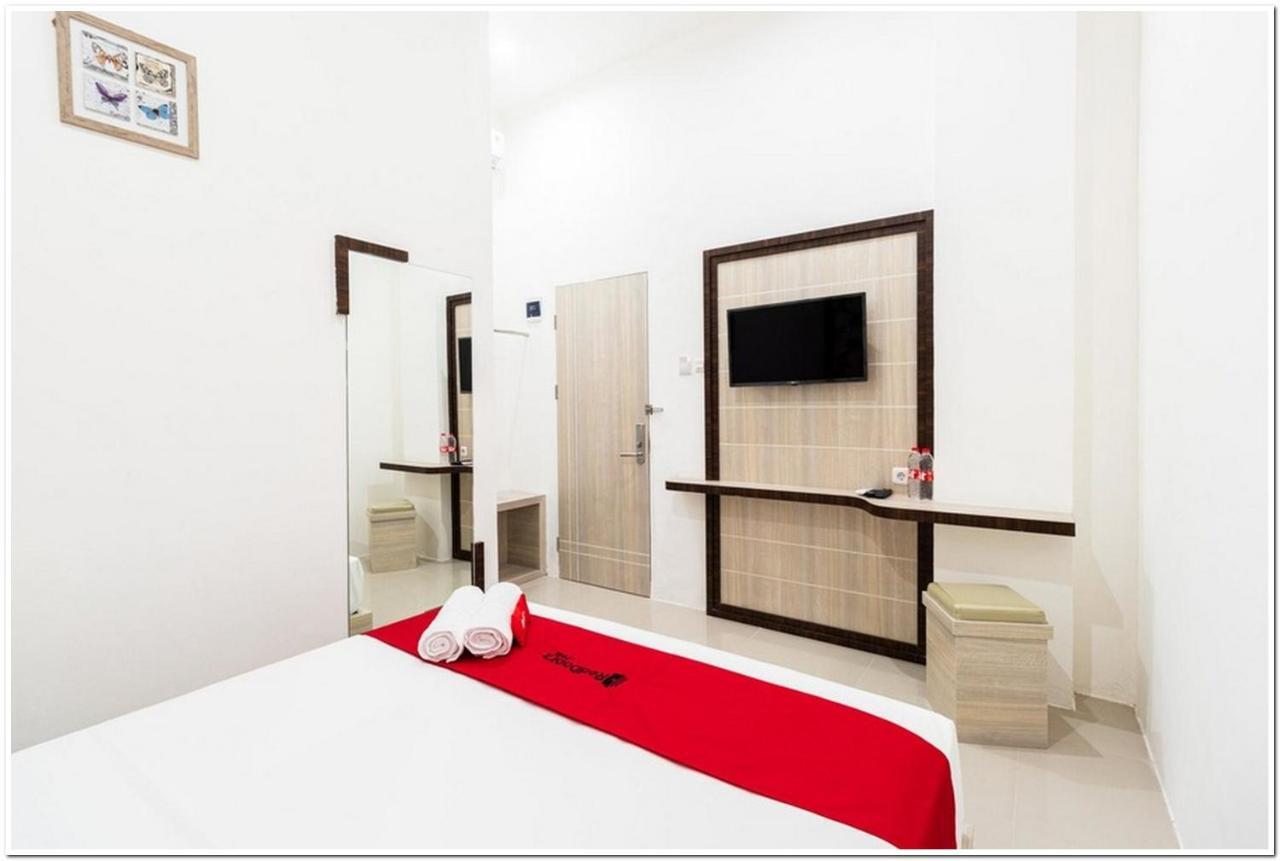 Reddoorz Plus @ Centrium Katamso Medan Exteriér fotografie
