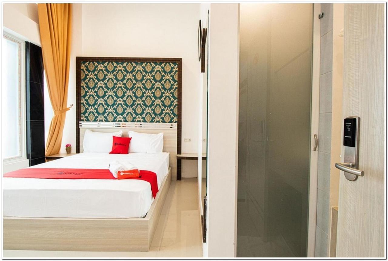 Reddoorz Plus @ Centrium Katamso Medan Exteriér fotografie