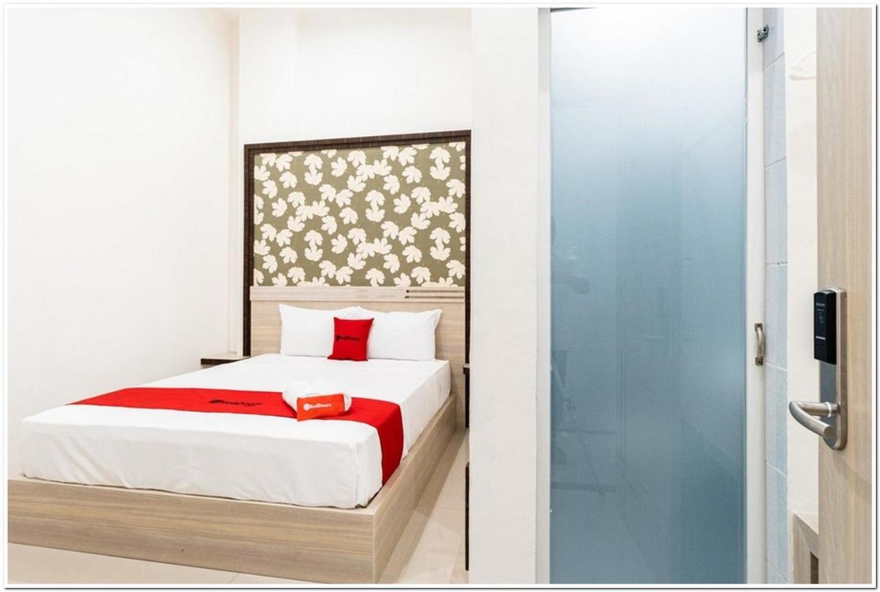 Reddoorz Plus @ Centrium Katamso Medan Exteriér fotografie