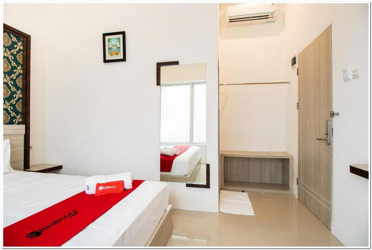 Reddoorz Plus @ Centrium Katamso Medan Exteriér fotografie